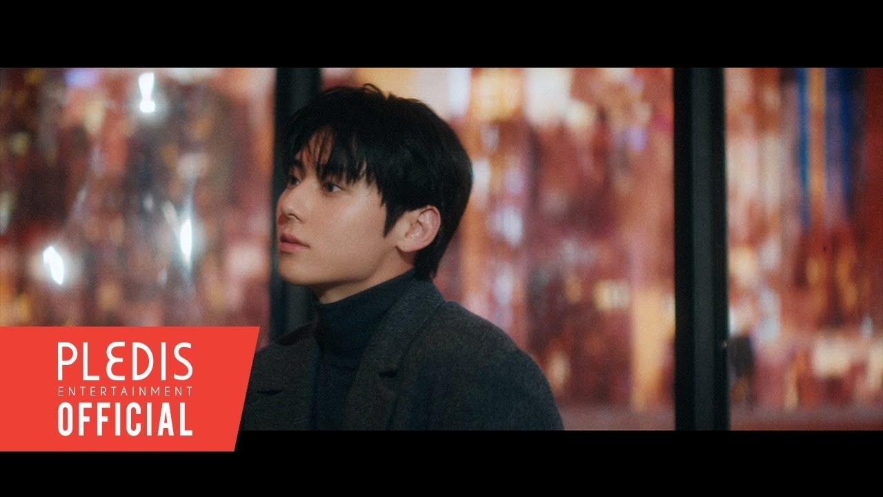 A moment captured by a fan of Hwang Minhyun