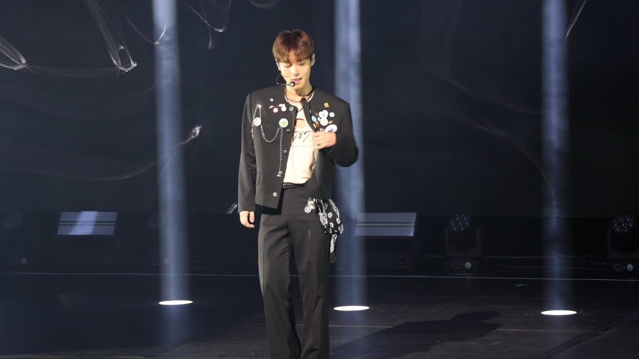 Behind-the-scenes cut of Park Jihoon