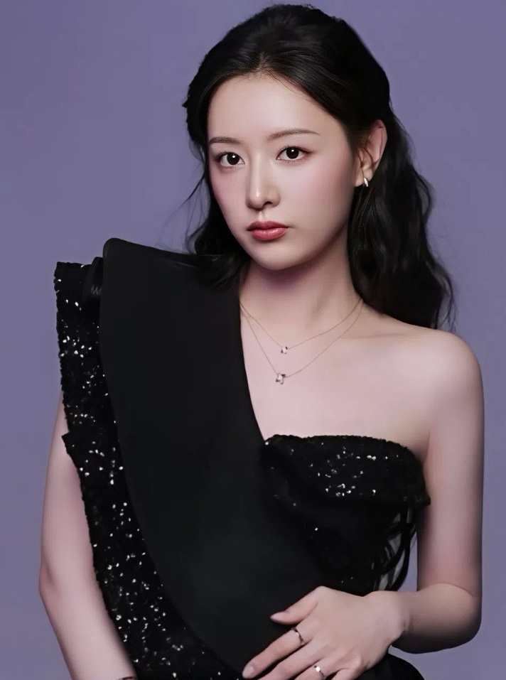 Behind-the-scenes cut of Kim Jiwon