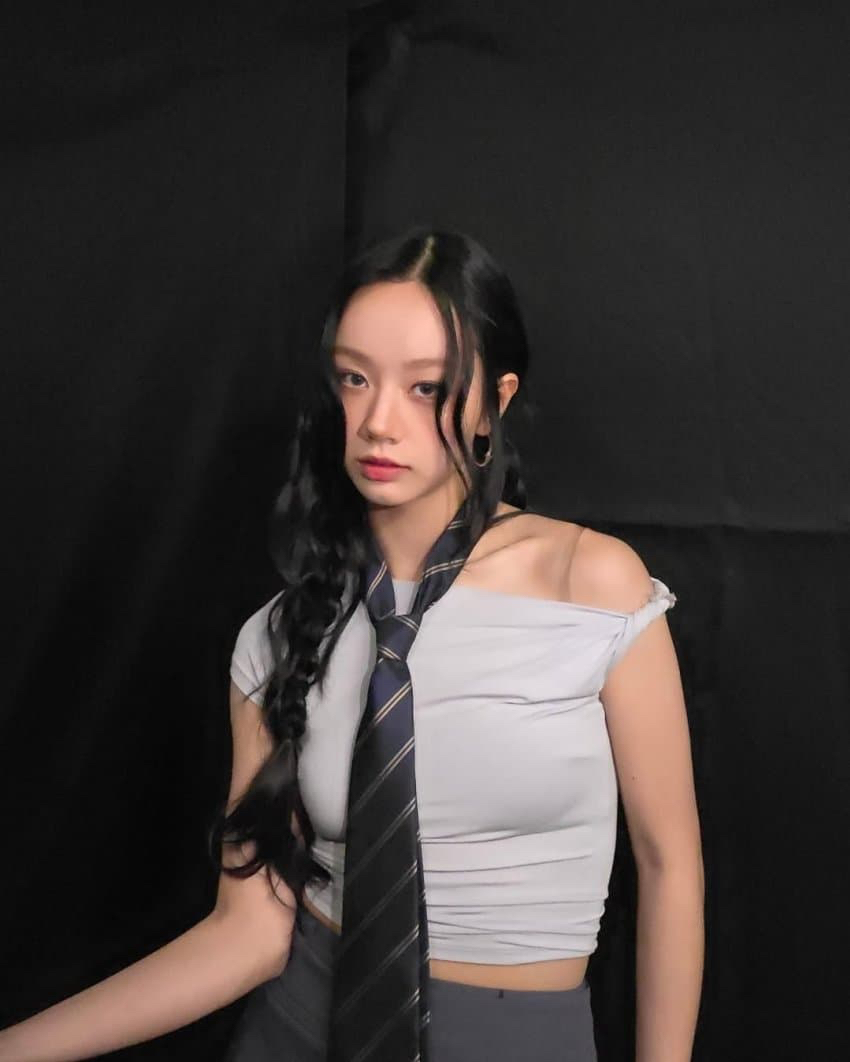 Behind-the-scenes cut of Hyeri