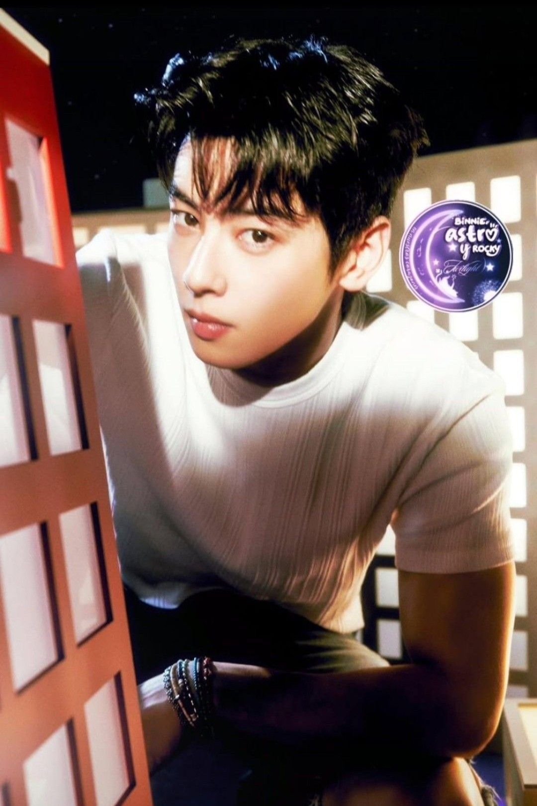 Behind-the-scenes cut of Cha Eunwoo