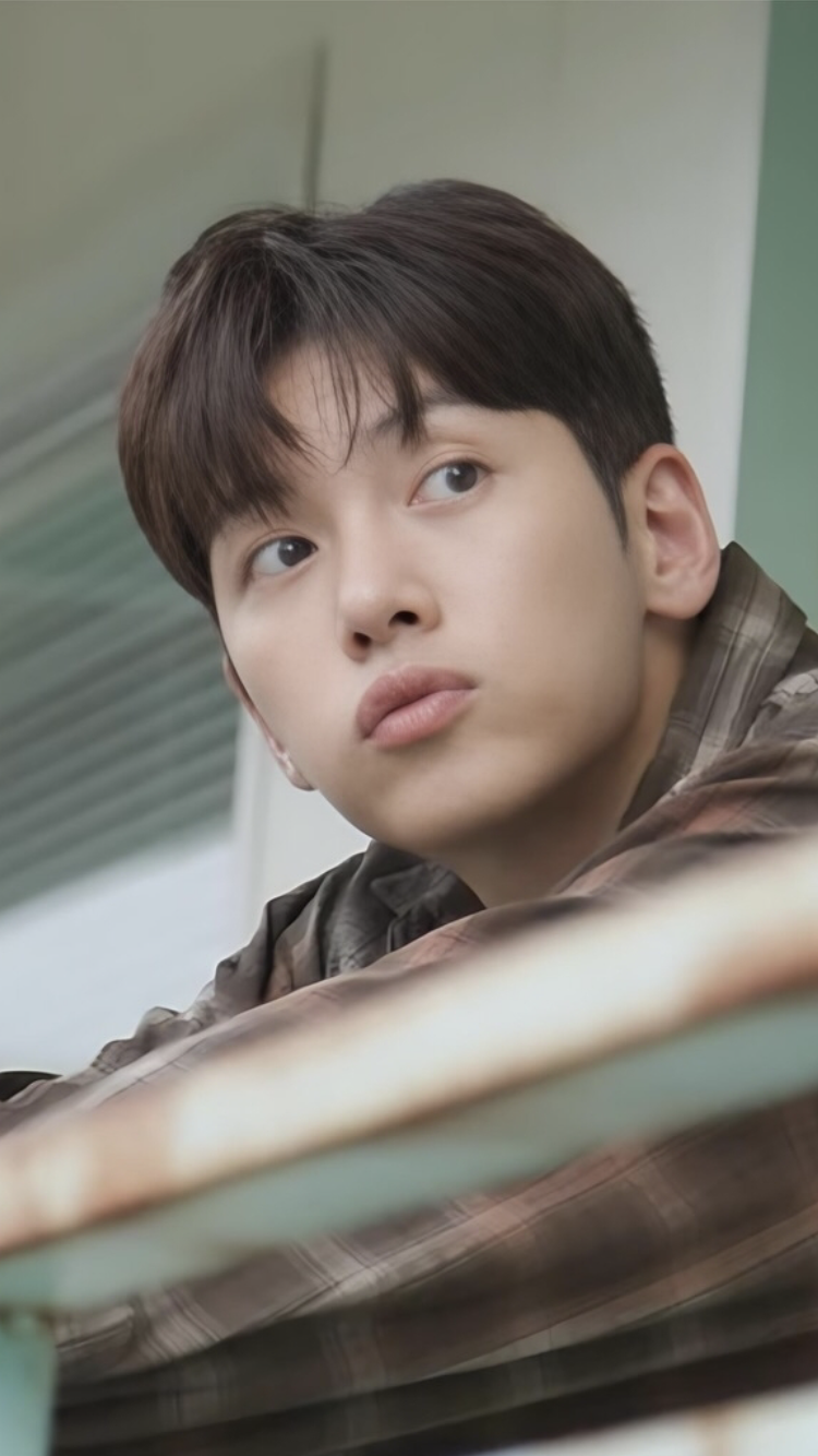 粉絲拍下的池昌旭瞬間