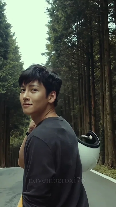 Today's popular wallpaper in Ji Changwook community