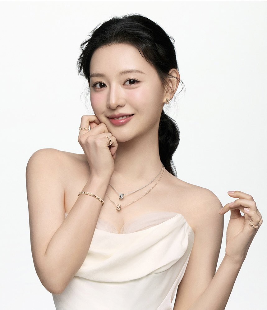 Behind-the-scenes cut of Kim Jiwon