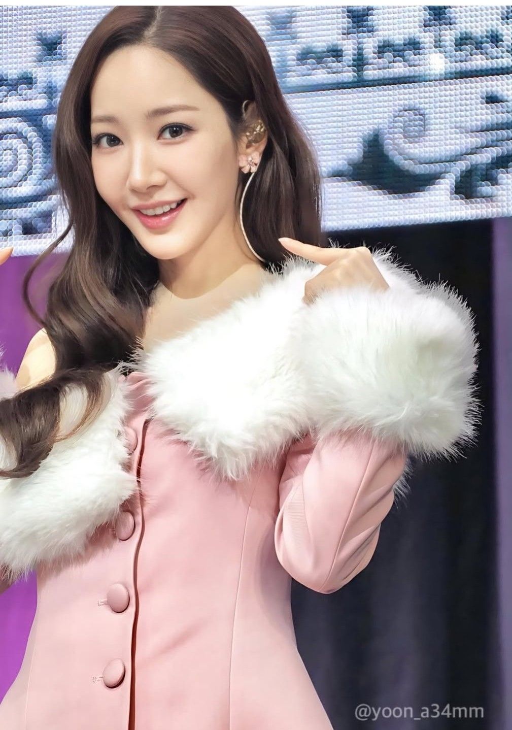 粉絲拍下的朴敏英瞬間