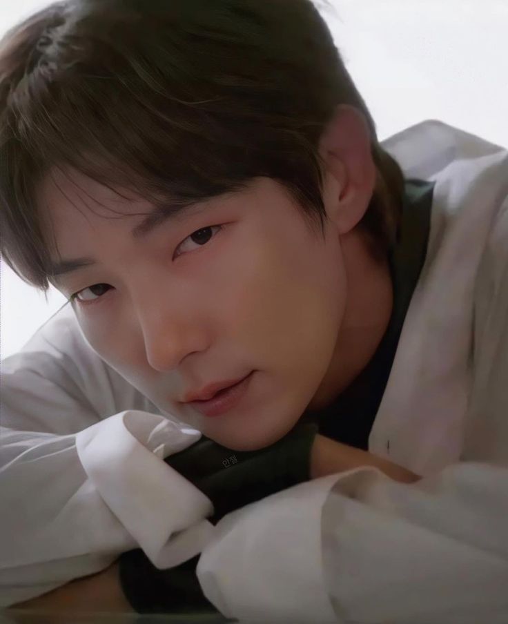 Behind-the-scenes cut of Lee Joongi
