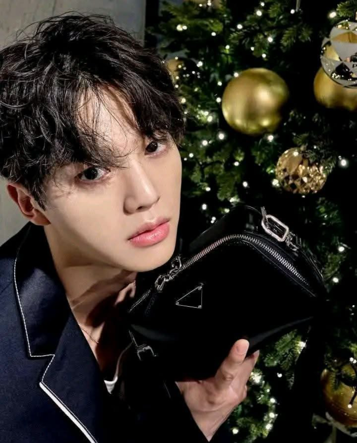 Latest photo of Song Kang