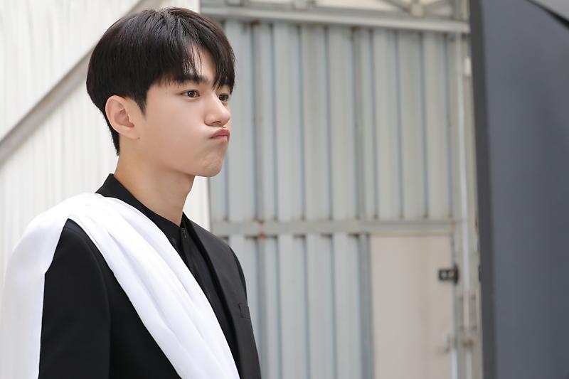 Recent activity shot of Kim Myungsoo (L)