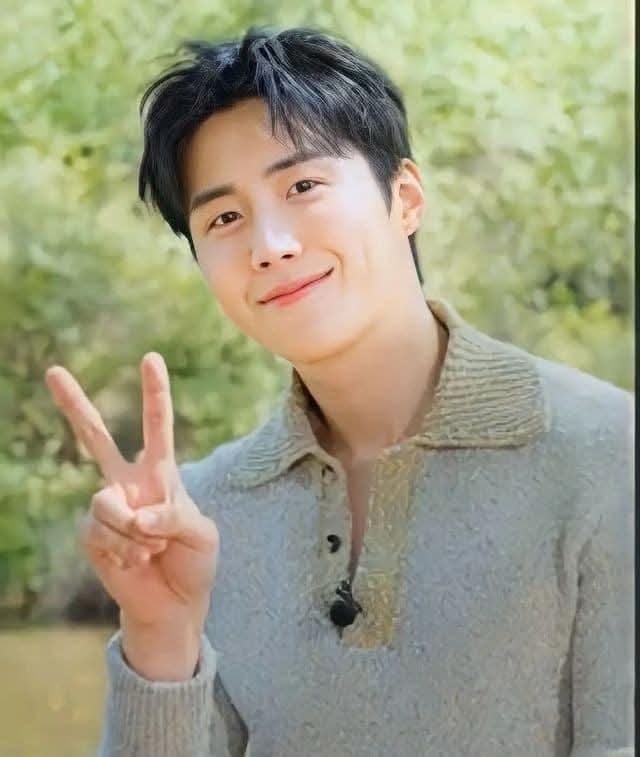 Behind-the-scenes cut of Kim Seonho