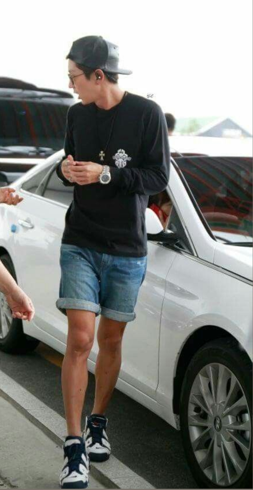 Behind-the-scenes cut of Lee Joongi