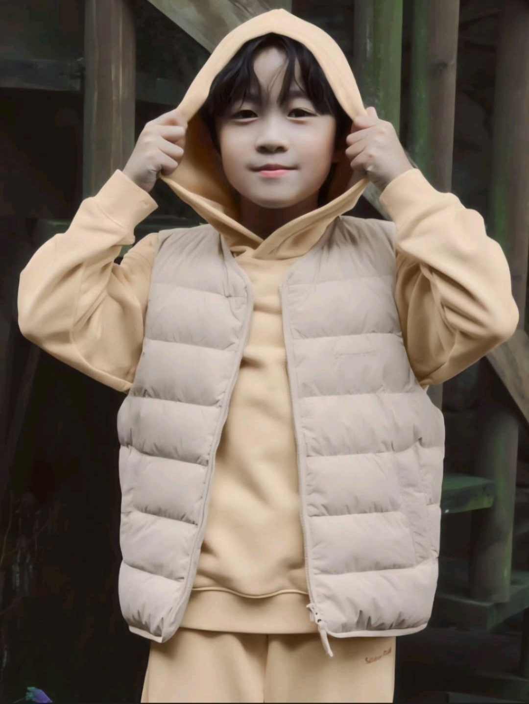 A moment captured by a fan of You Jiwoo