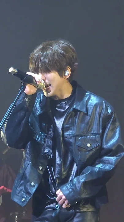 Behind-the-scenes cut of Lee Seungyoon