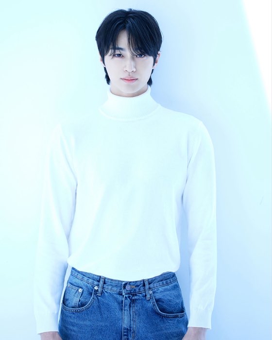 Recent activity shot of Byeon Wooseok