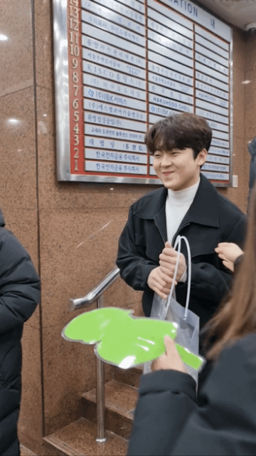 Behind-the-scenes cut of Park Minsu