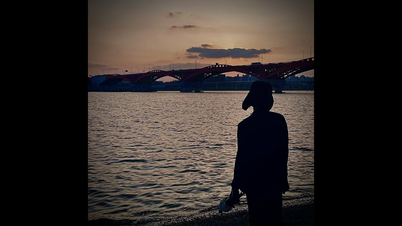 Behind-the-scenes cut of Lim Siwan