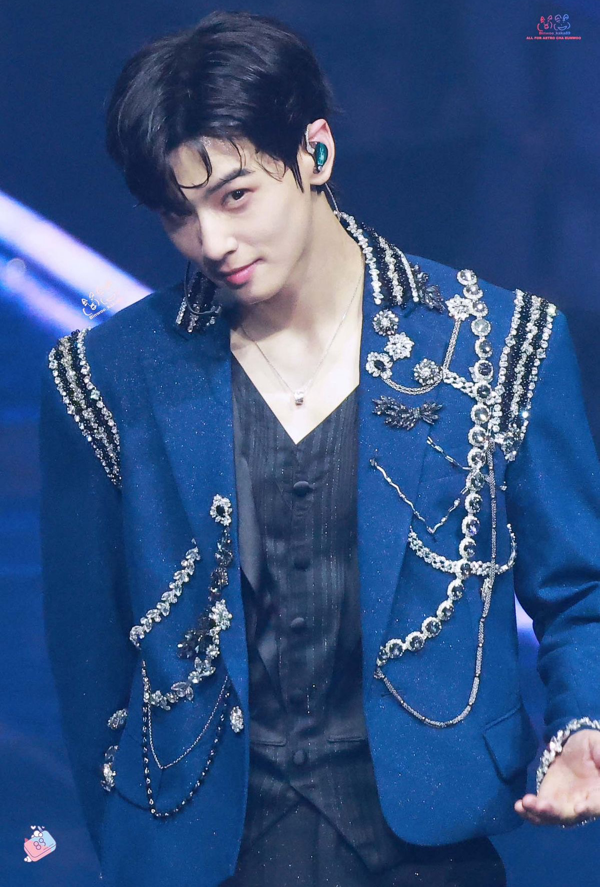 Behind-the-scenes cut of Cha Eunwoo