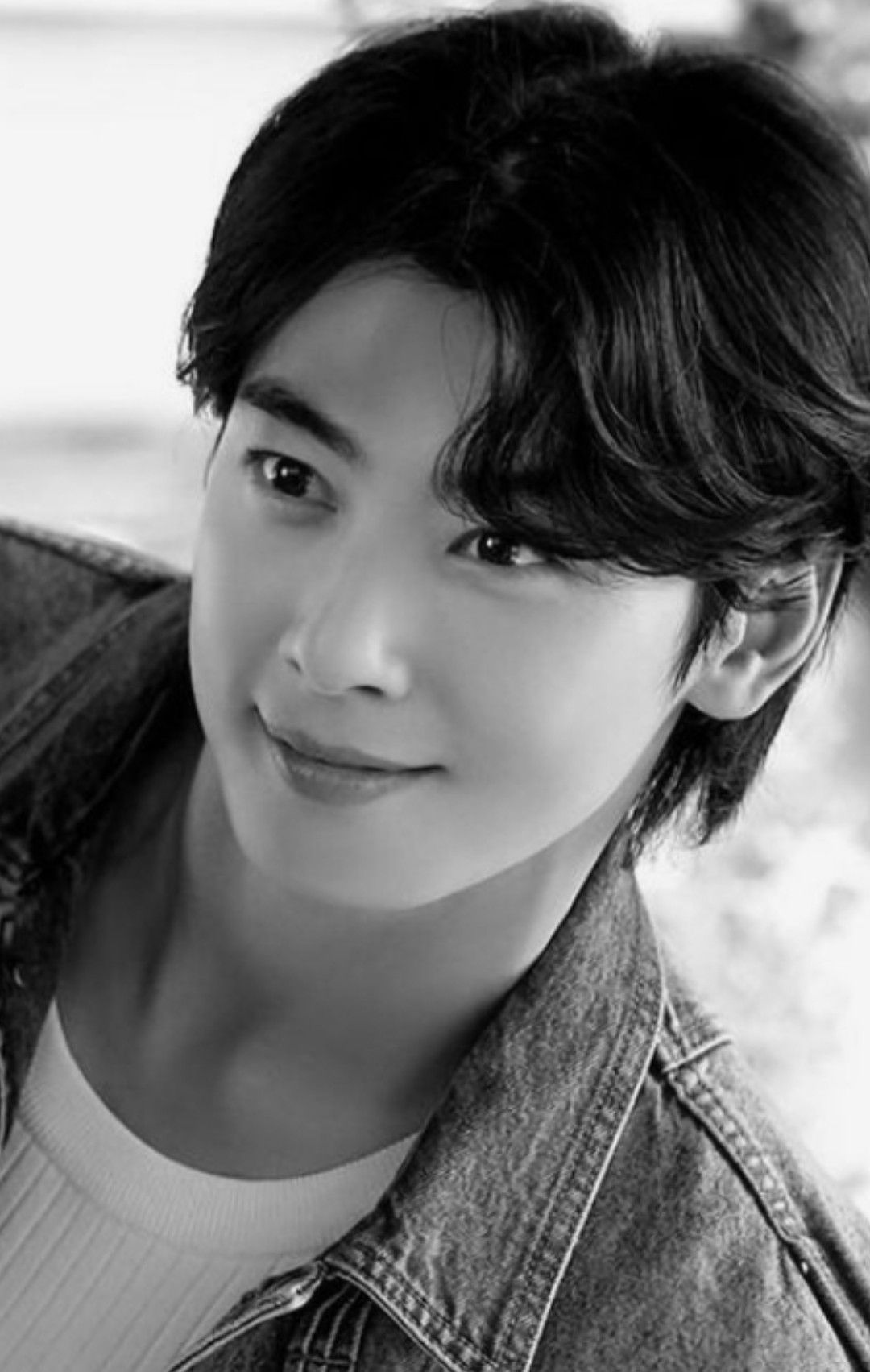 Behind-the-scenes cut of Cha Eunwoo