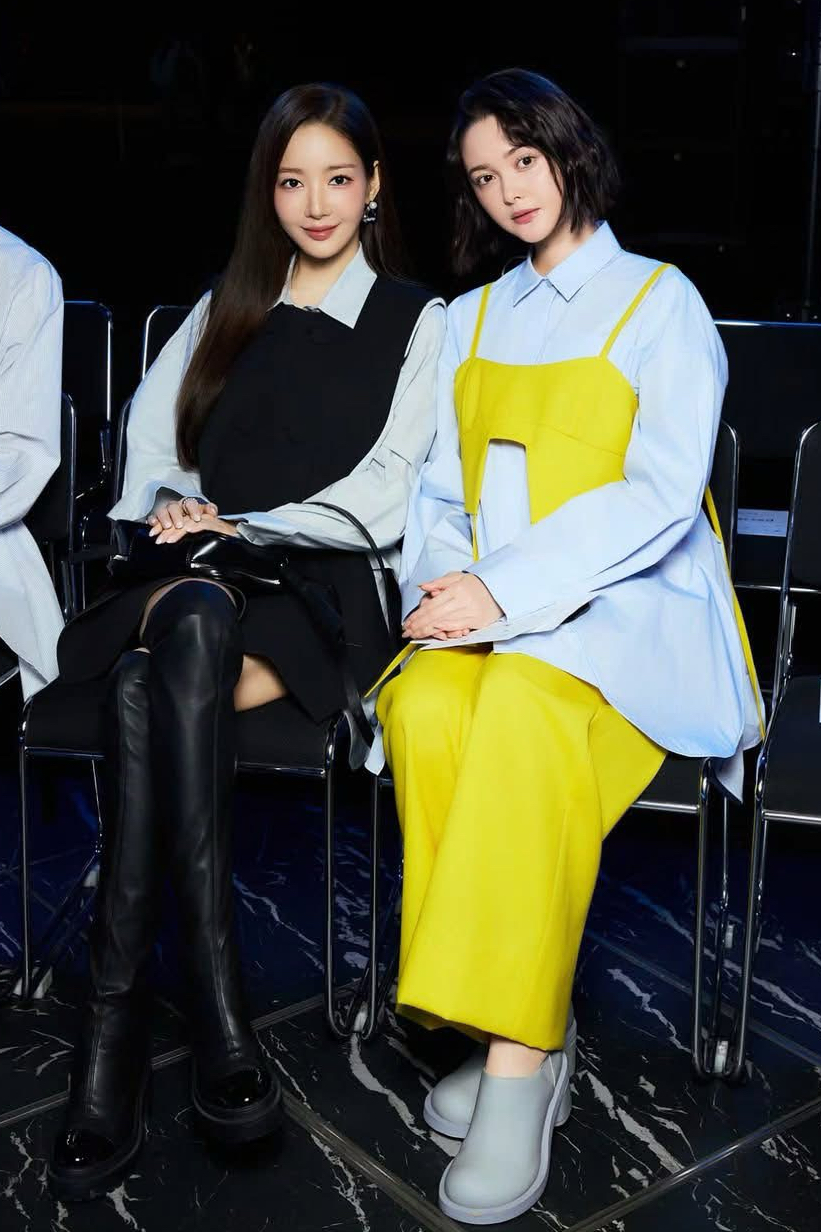 A moment captured by a fan of Park Minyoung