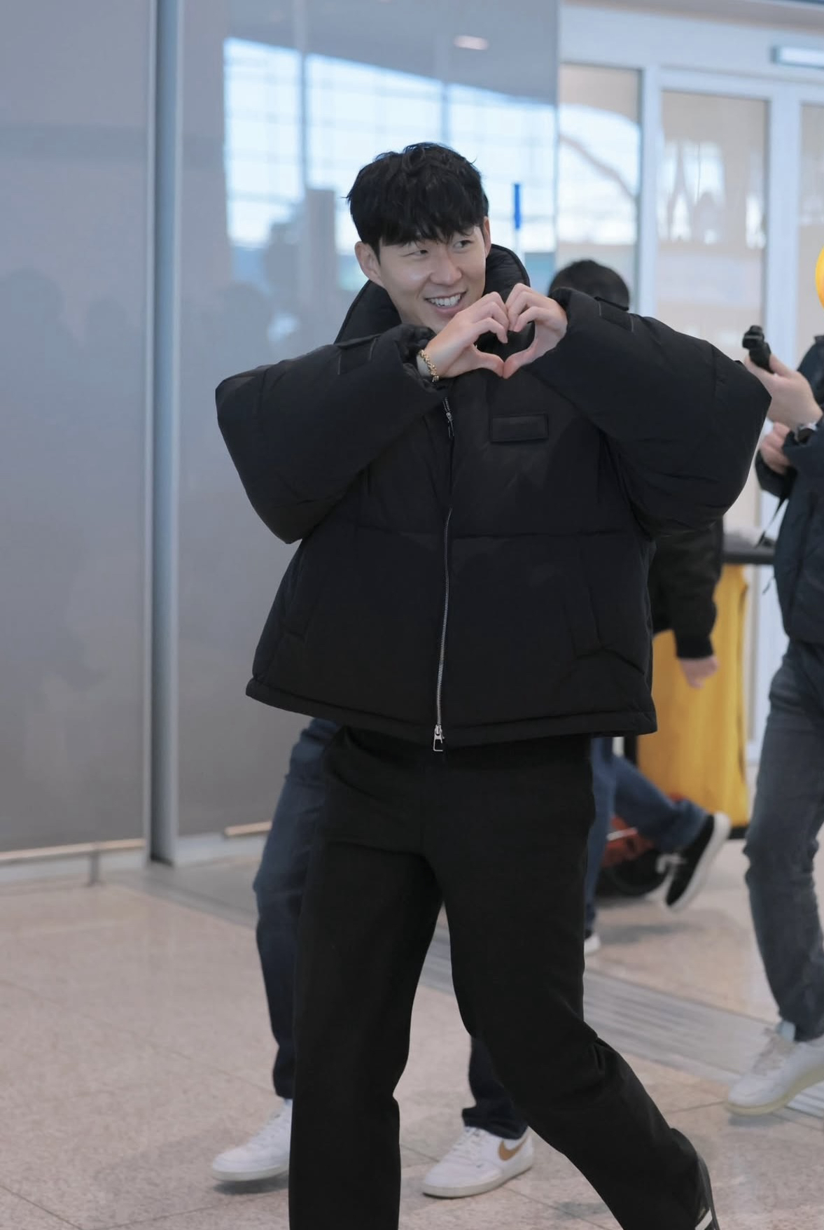 Son Heungmin的最新照片