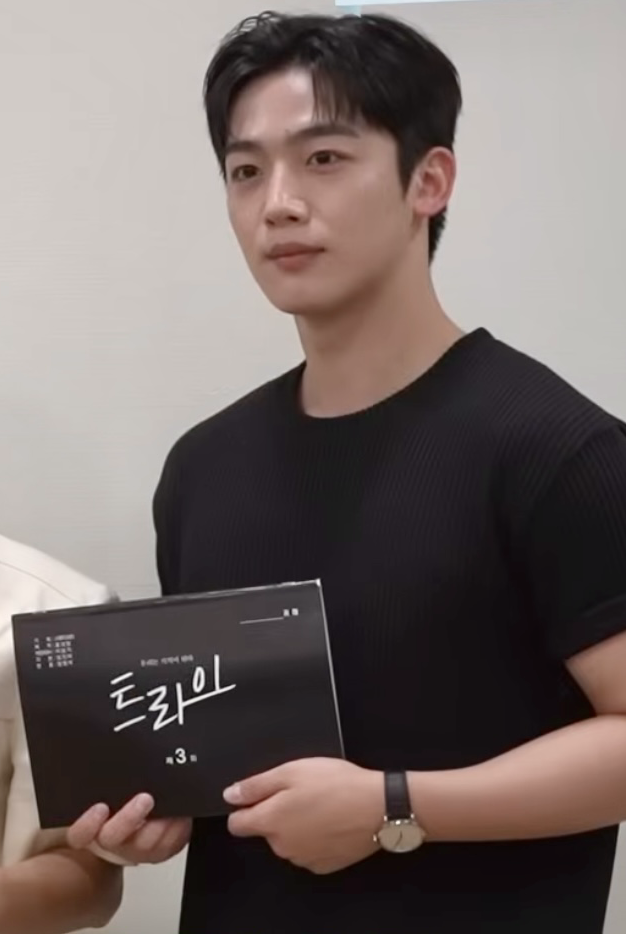 Recent activity shot of Kim Yohan