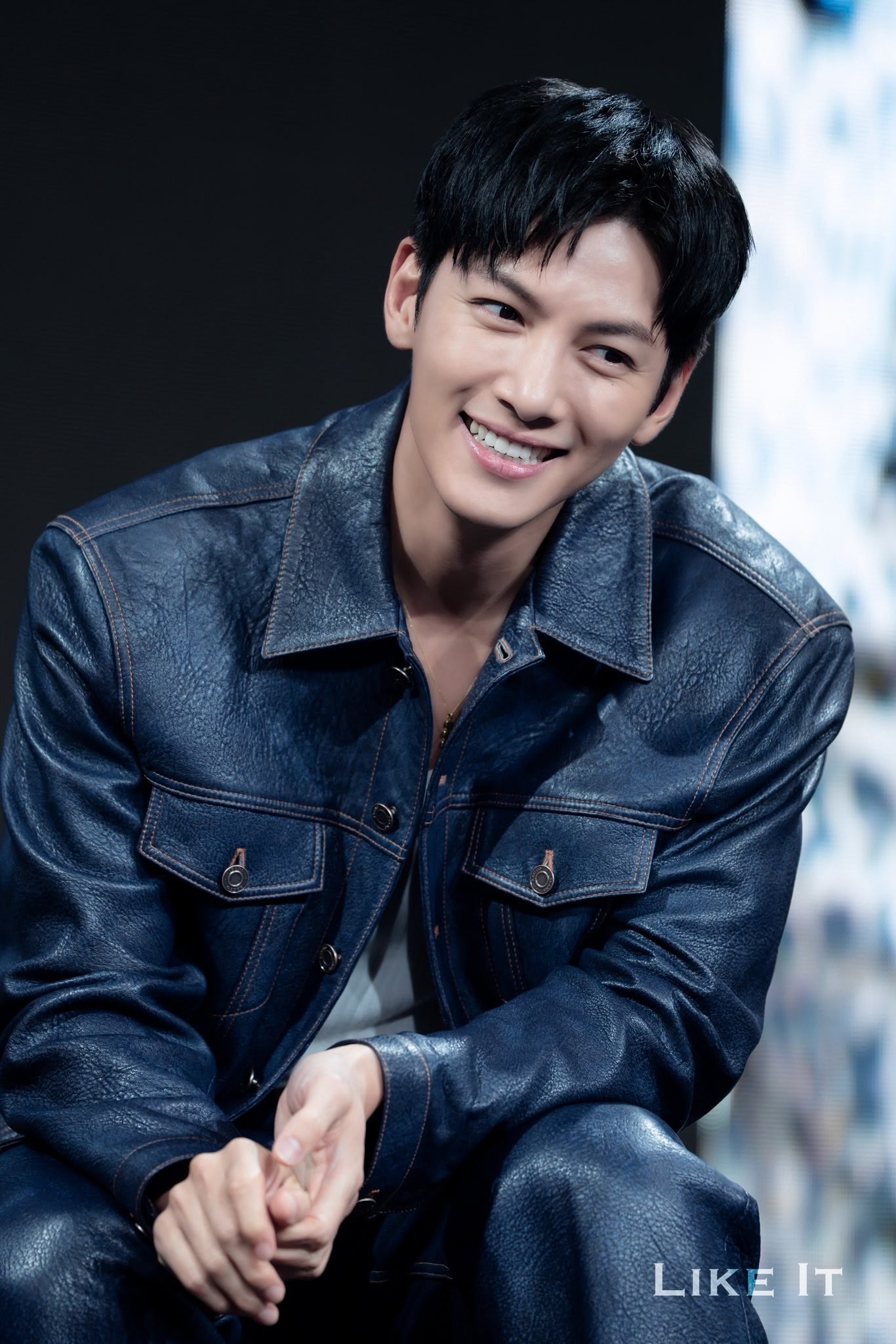 Behind-the-scenes cut of Ji Changwook