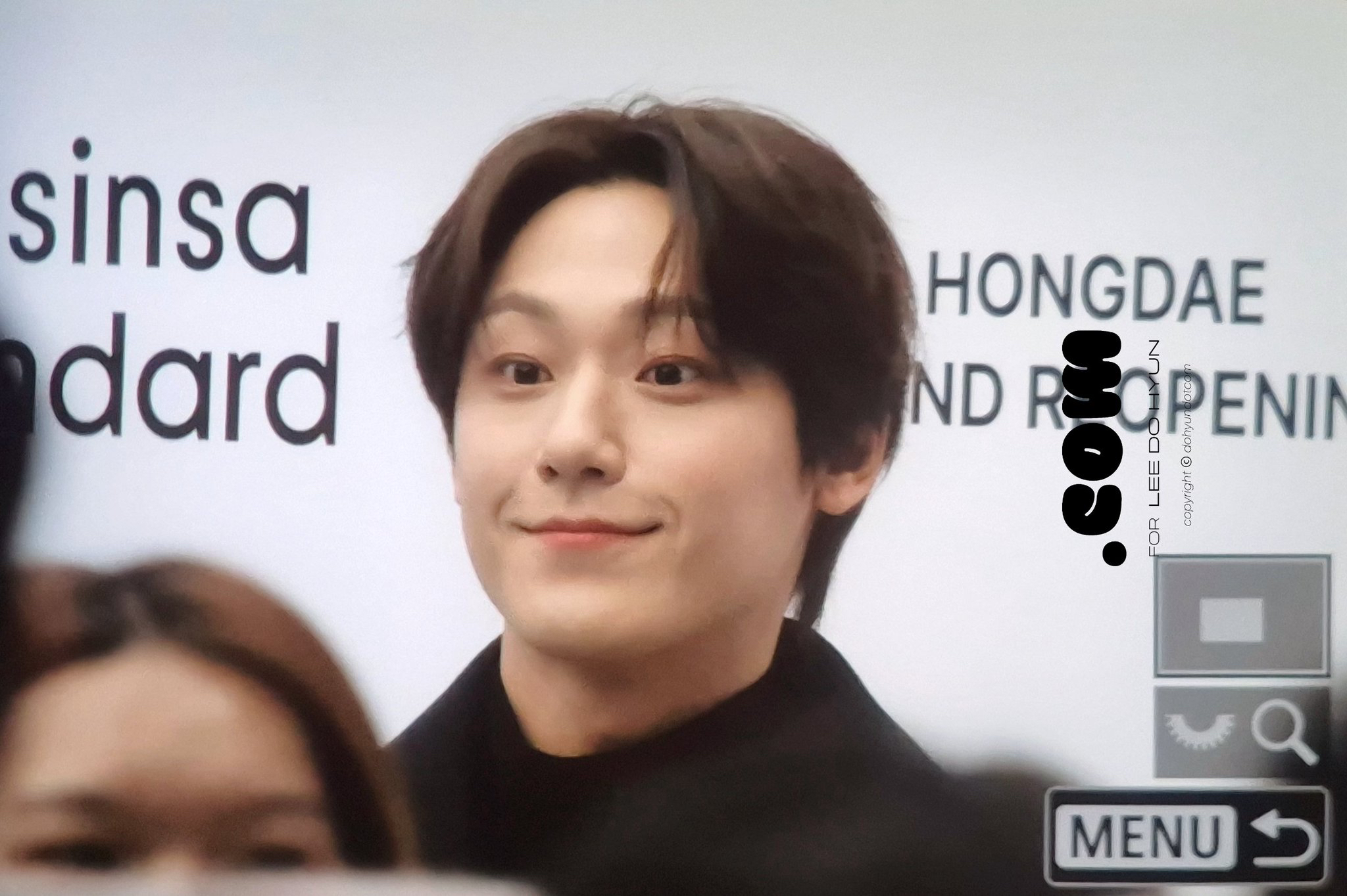 A moment captured by a fan of Lee Dohyun