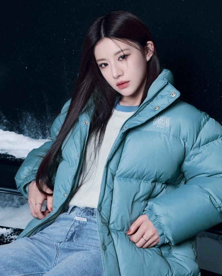Behind-the-scenes cut of Go Younjung