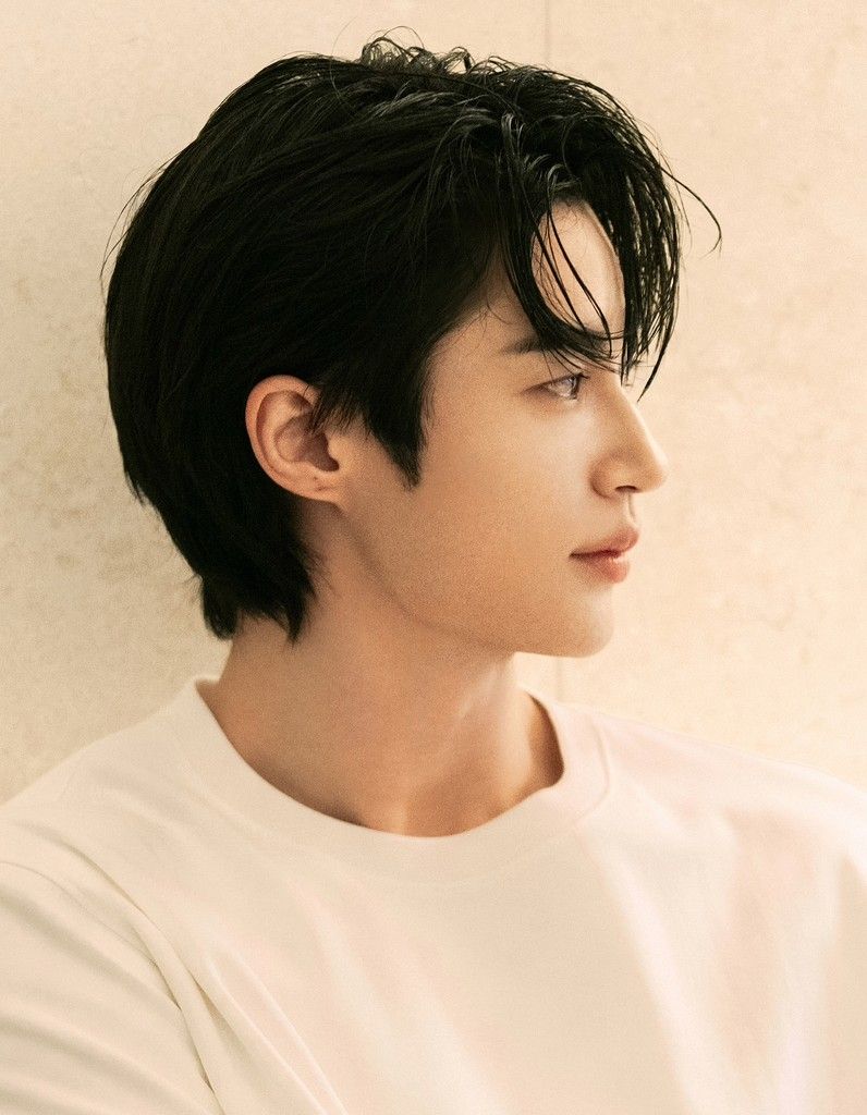 Recent activity shot of Byeon Wooseok