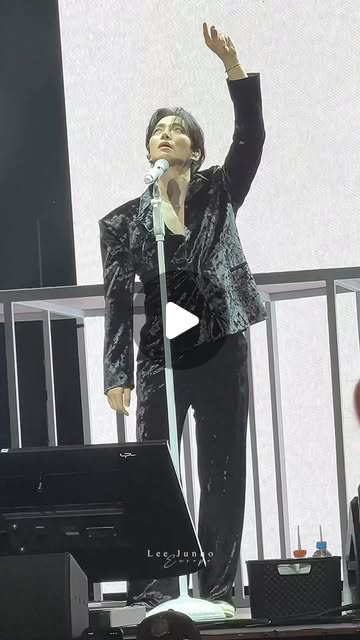 Today's popular wallpaper in Lee Junho community