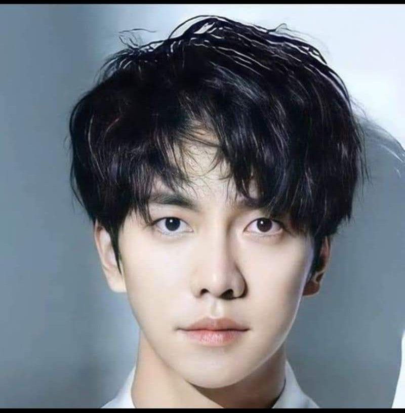 Recent activity shot of Lee Seunggi