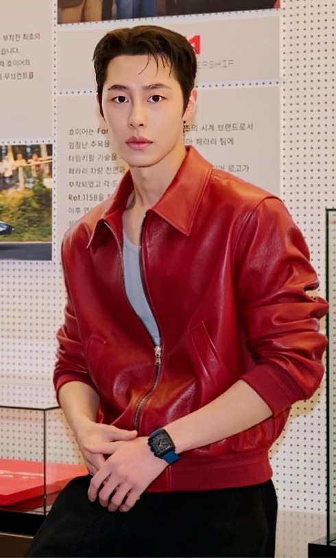 Emotional wallpaper shared by fans for Lee Jaewook