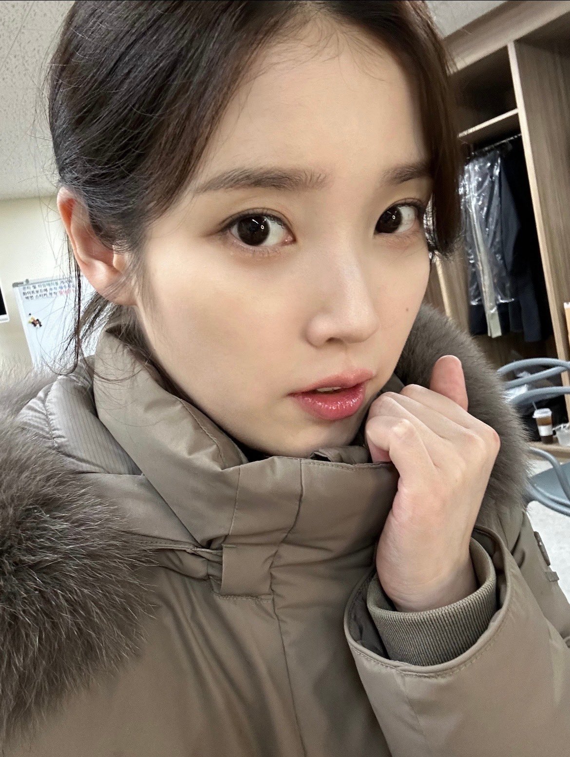Behind-the-scenes cut of IU