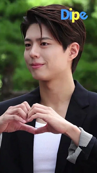 A moment captured by a fan of Park Bogum