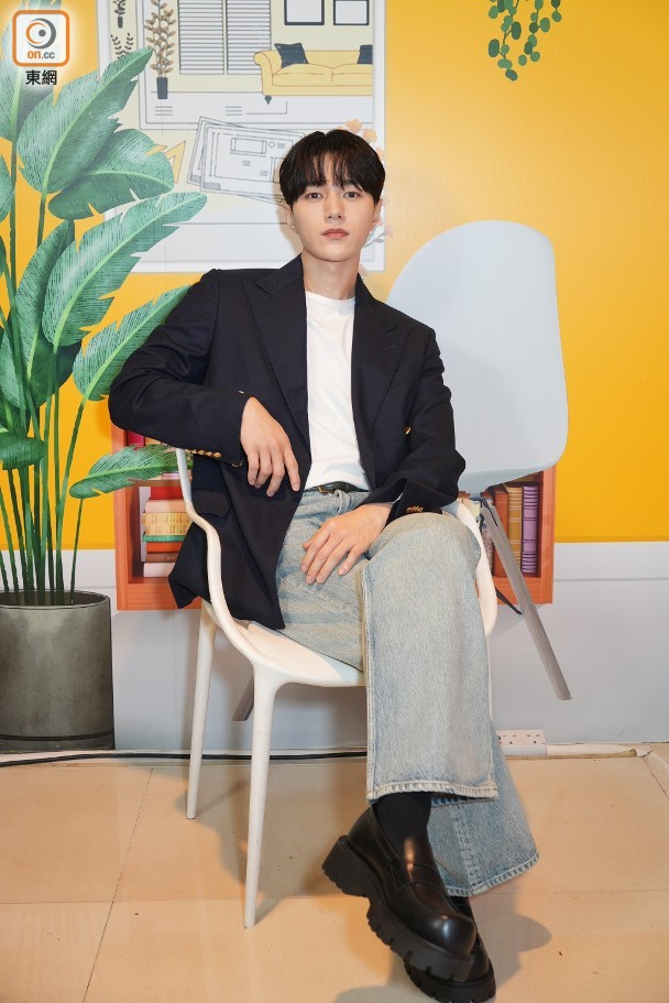 Latest photo of Kim Myungsoo (L)