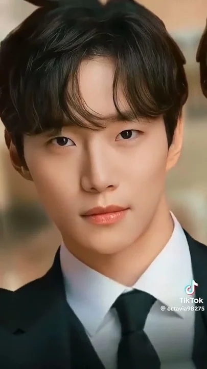 Recent activity shot of Lee Junho