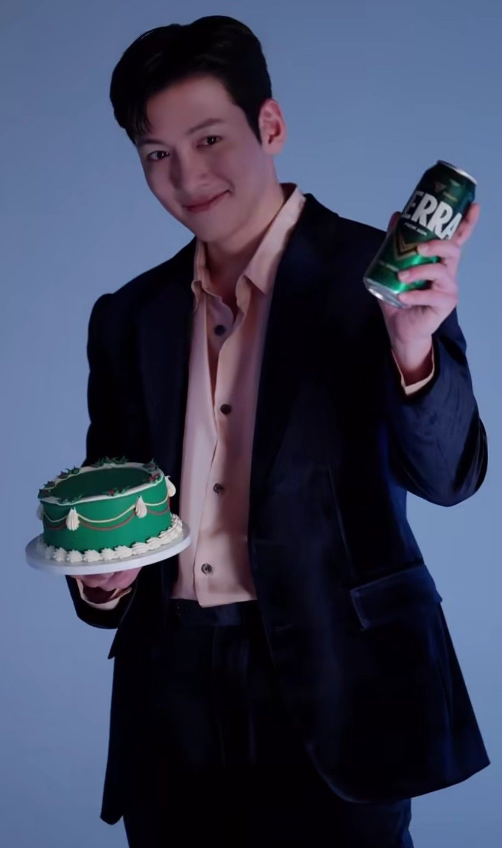 Behind-the-scenes cut of Ji Changwook