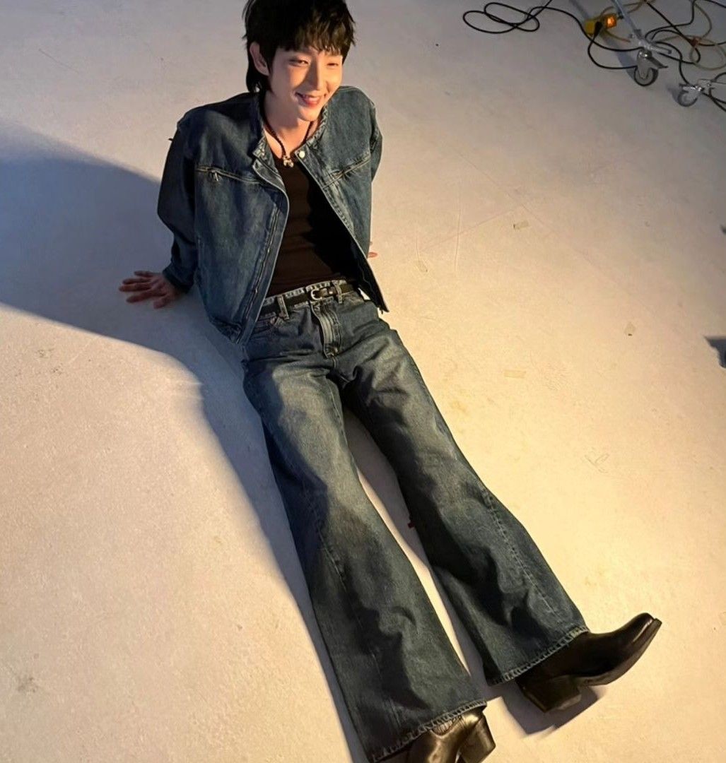 A moment captured by a fan of Lee Joongi