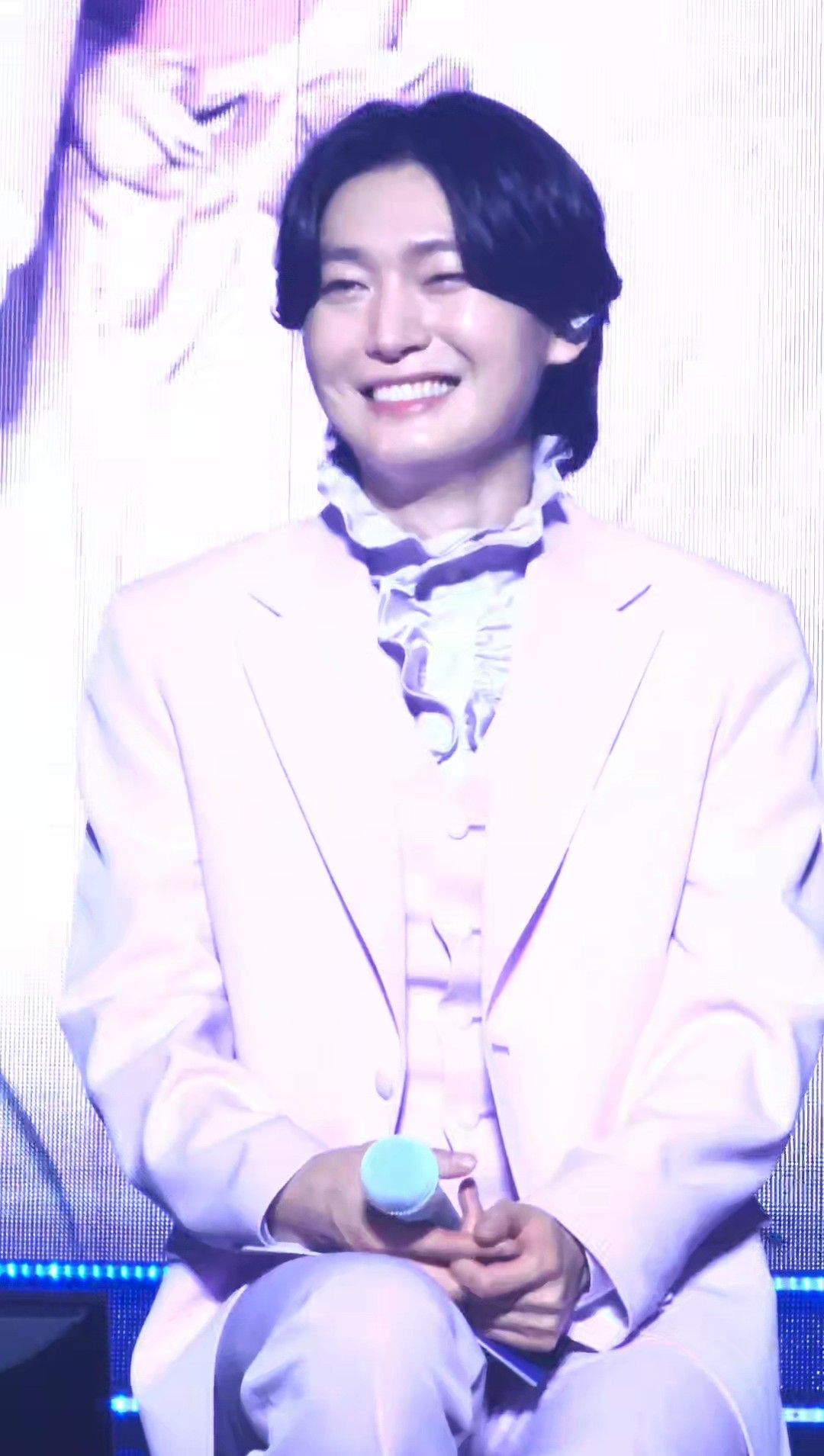 Behind-the-scenes cut of Kim Yongbin