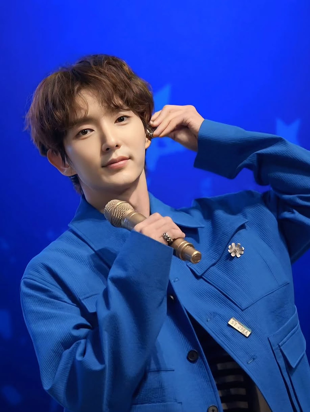 A moment captured by a fan of Lee Joongi