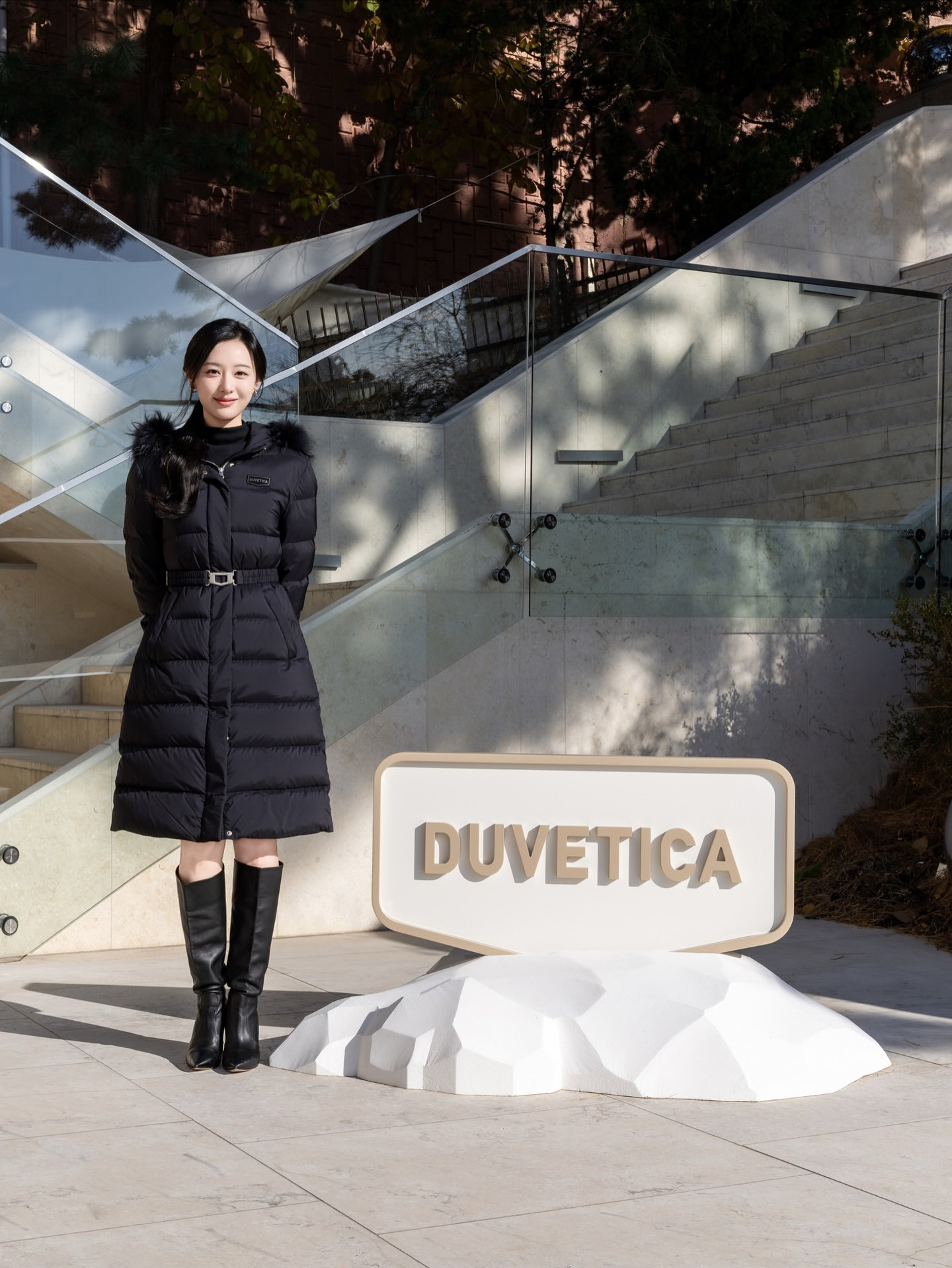 Recent activity shot of Kim Jiwon