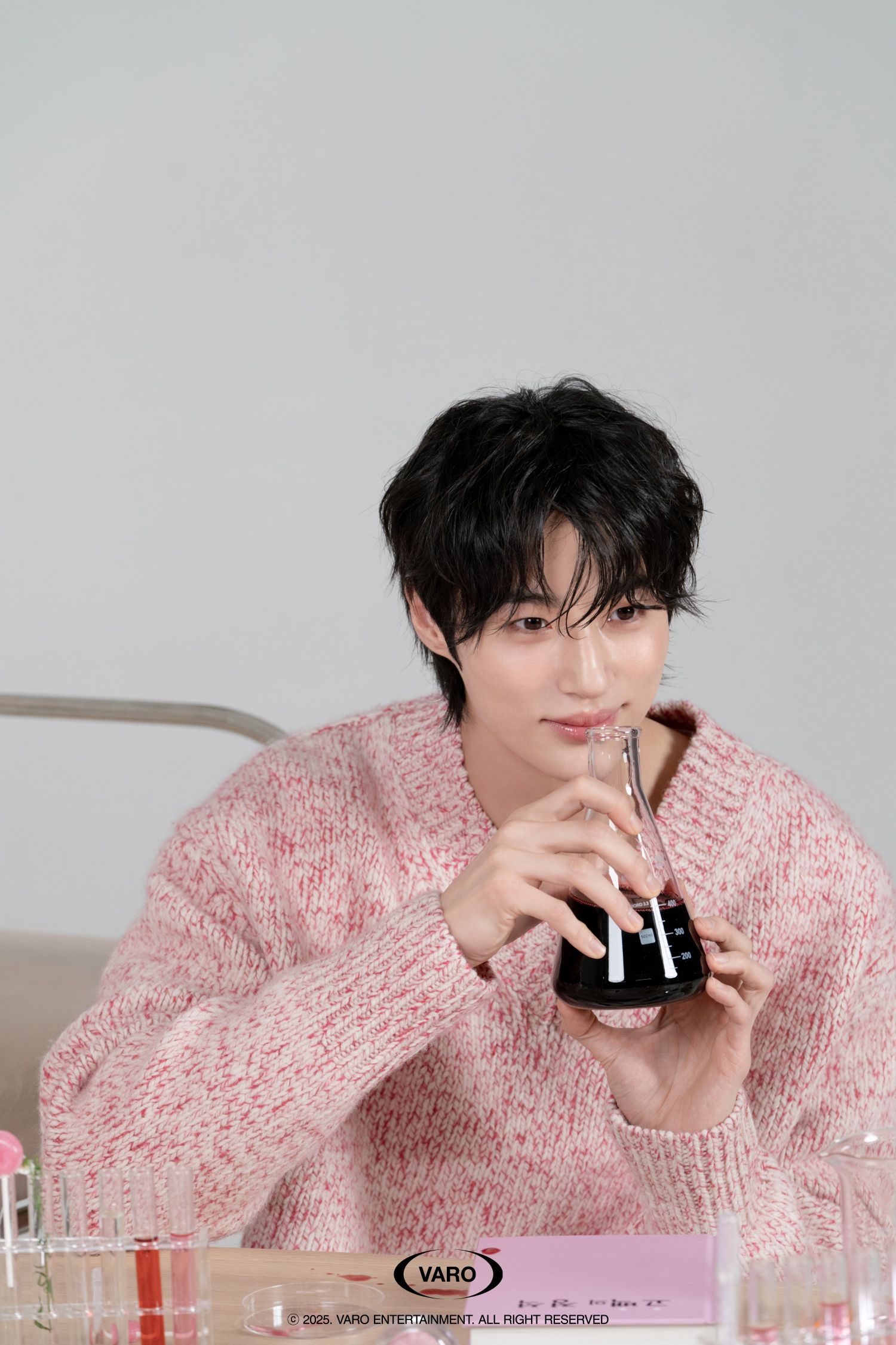 Behind-the-scenes cut of Byeon Wooseok