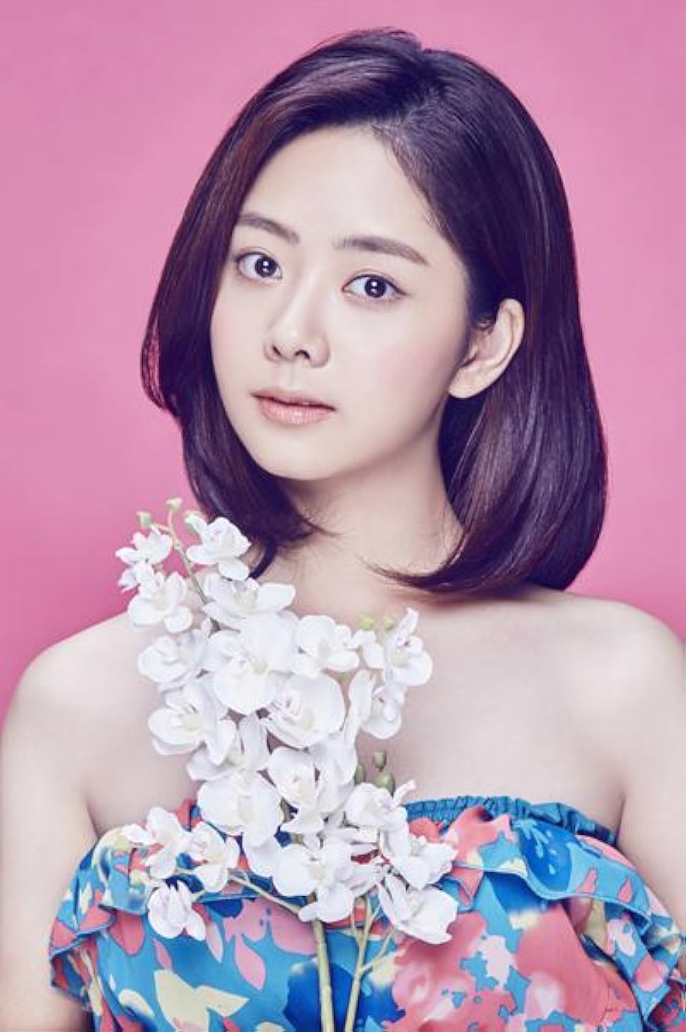 Behind-the-scenes cut of Tan Song Yun