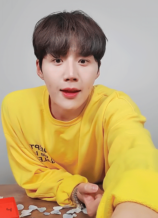 Behind-the-scenes cut of Kim Seonho