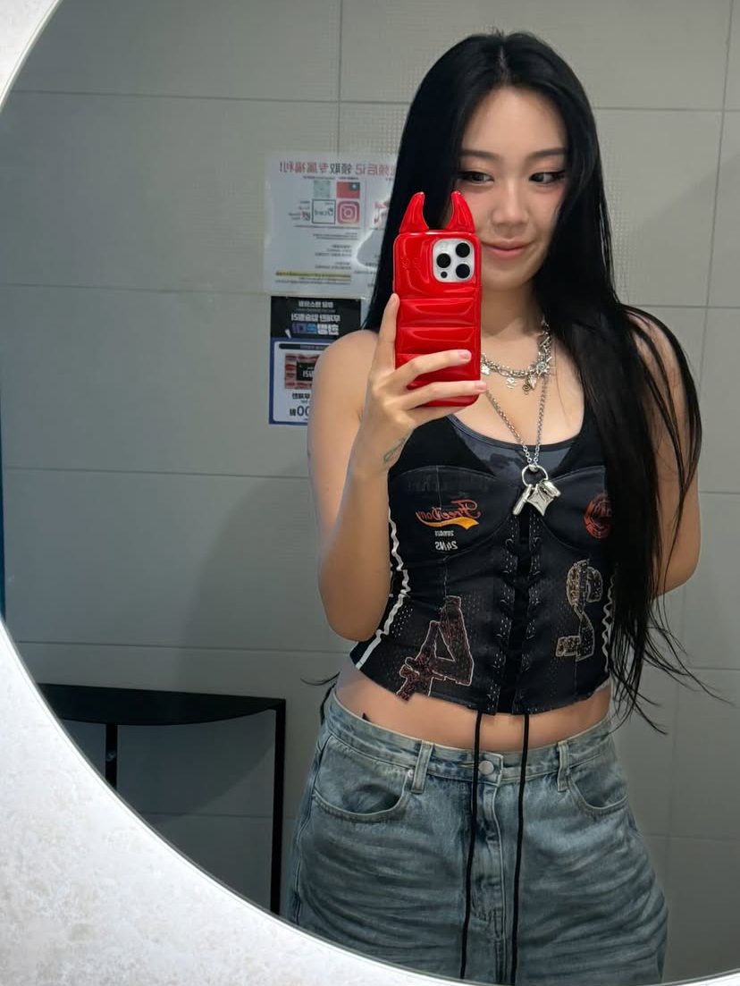 Latest photo of Lee Youngji
