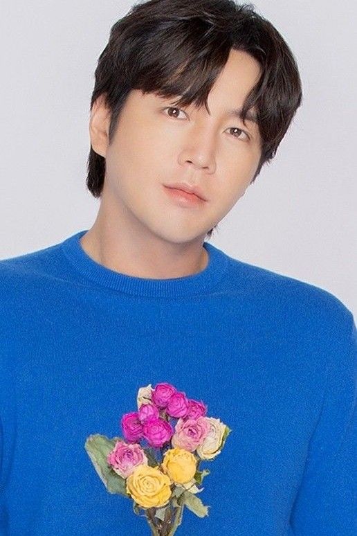 Recent activity shot of Jang Geunsuk
