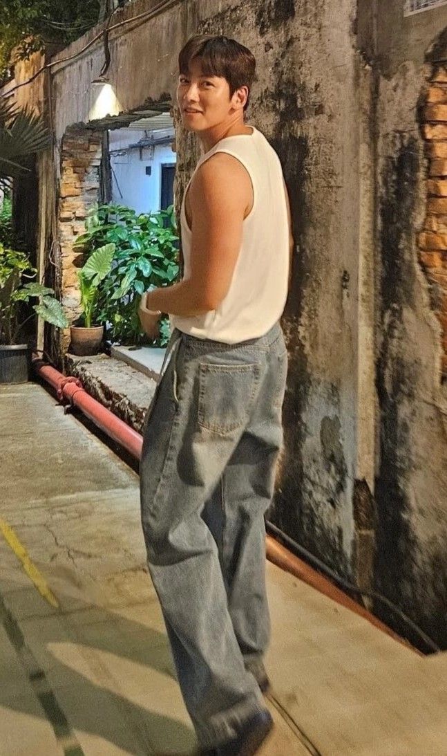 Today's popular wallpaper in Ji Changwook community