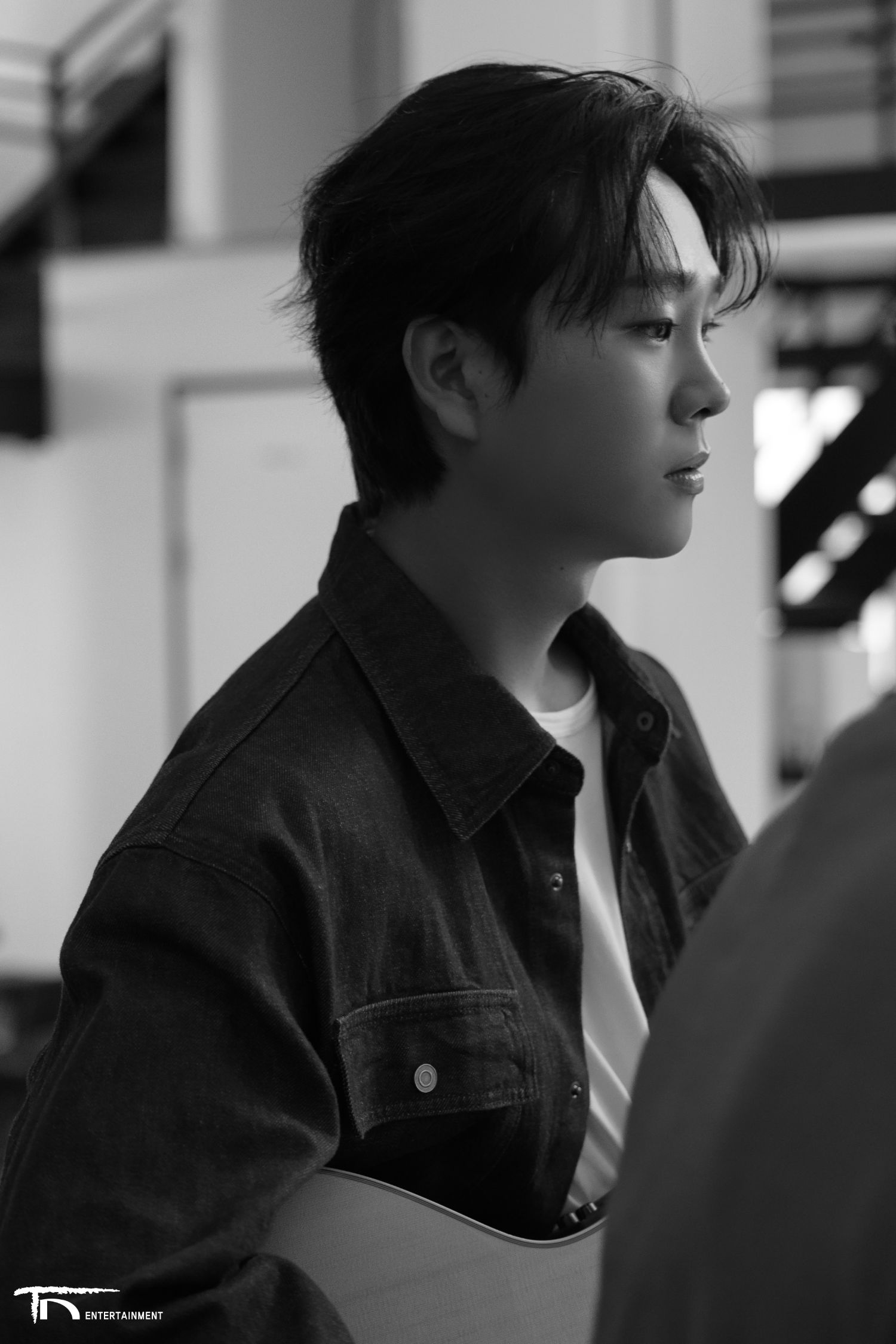 A moment captured by a fan of Song Minjun