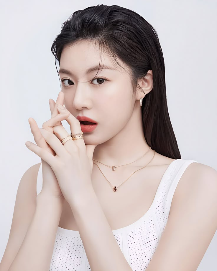 Behind-the-scenes cut of Go Younjung