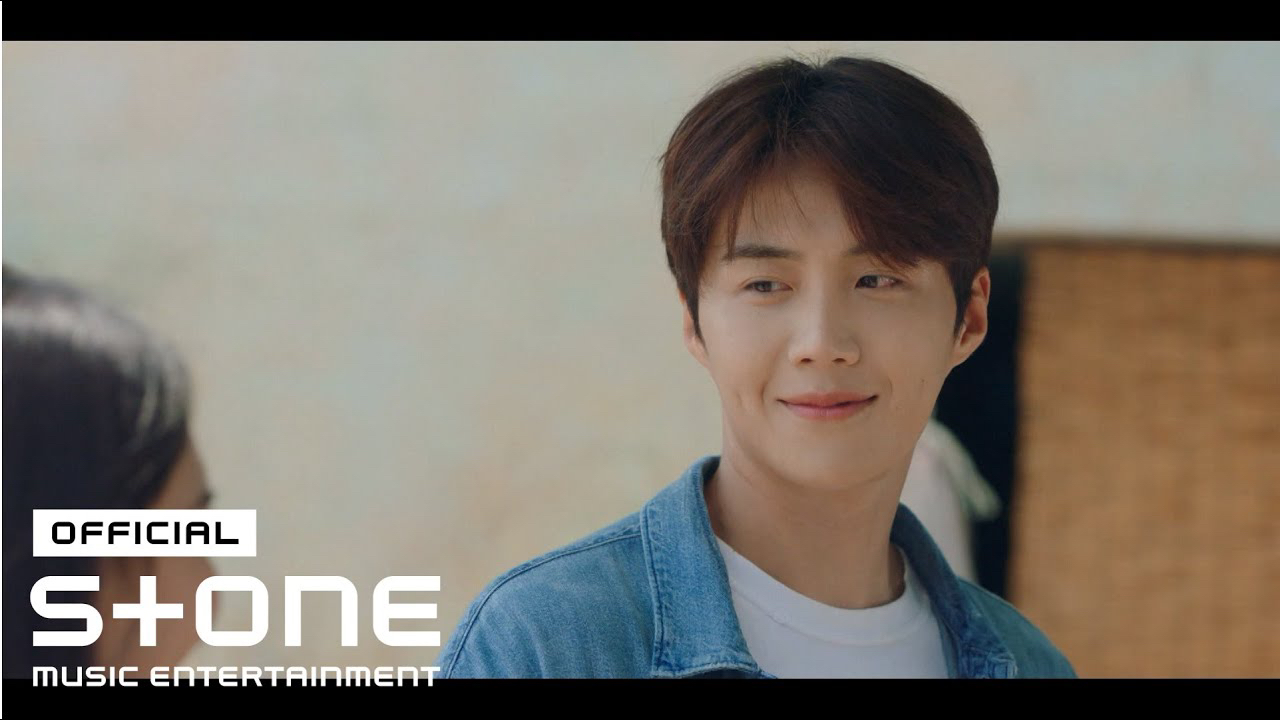 Behind-the-scenes cut of Kim Seonho