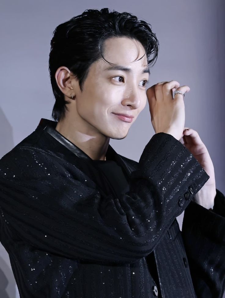 Behind-the-scenes cut of Lee Soohyuk